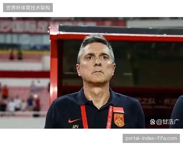 成都蓉城新星胡荷韬因伤无缘国家队集训，其稳定表现是球队领跑关键一环